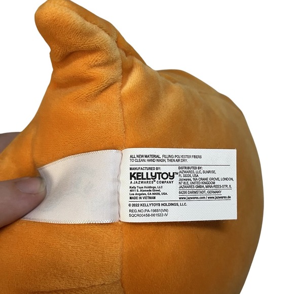 Lyan 8" Squishmallow - Picture 9 of 12